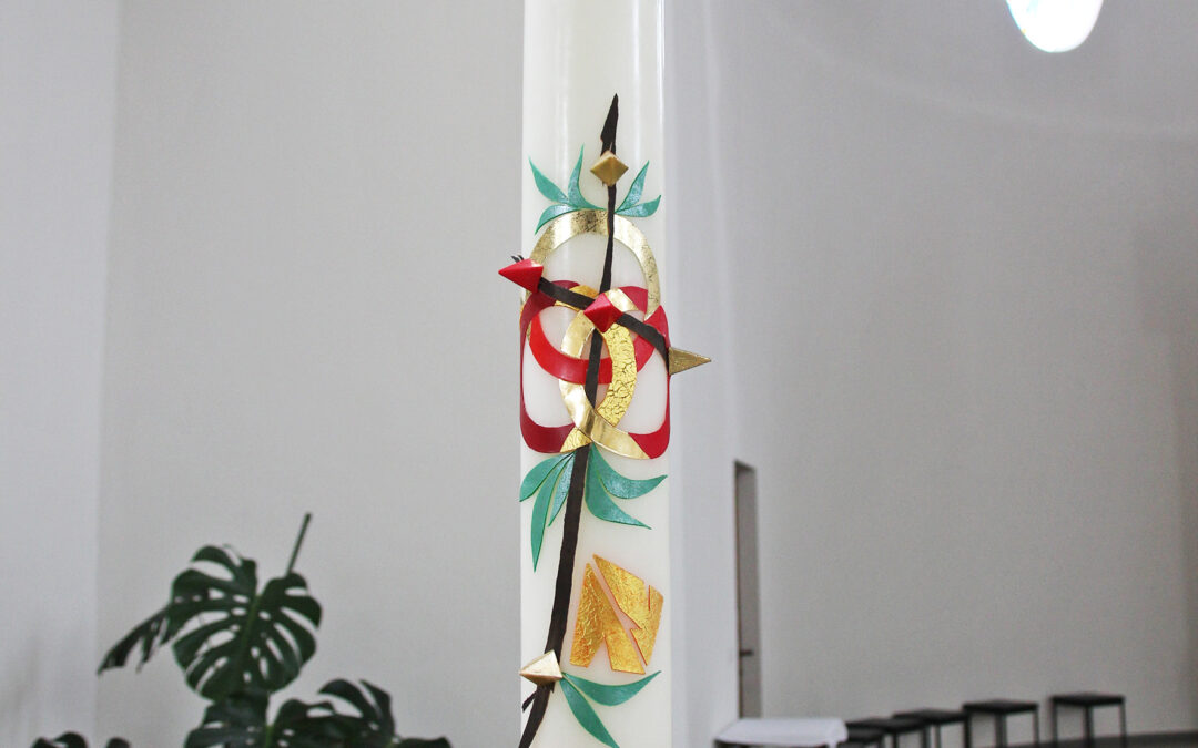 Die Osterkerze 2021 in der Salvatorkirche