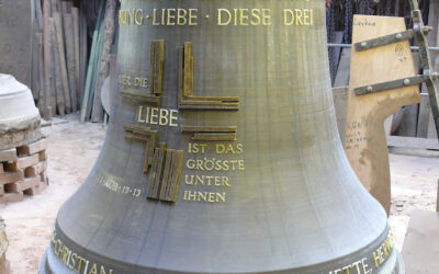 Eine heiße Sache – Mitglieder unserer Gemeinden begleiten den Glocken-Guss